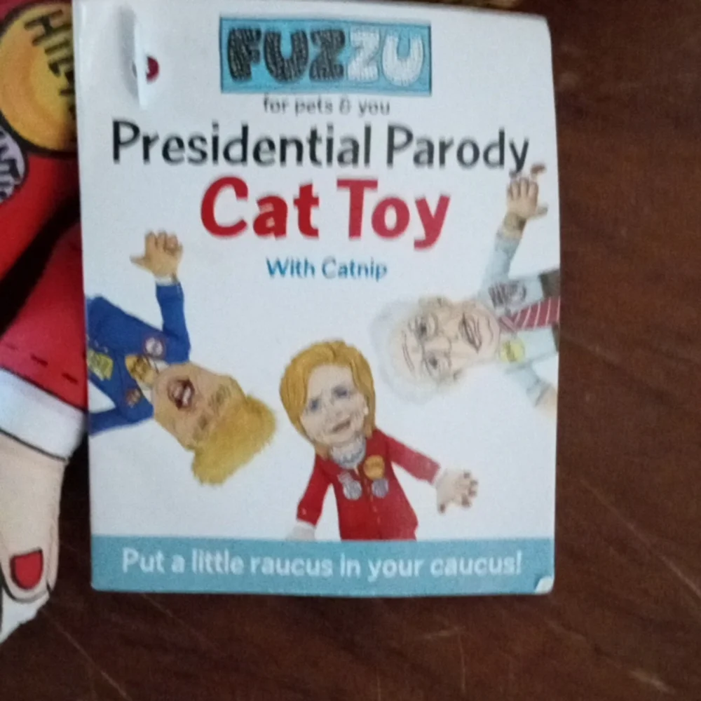 Catnip Cat toy by Fuzzu nwt